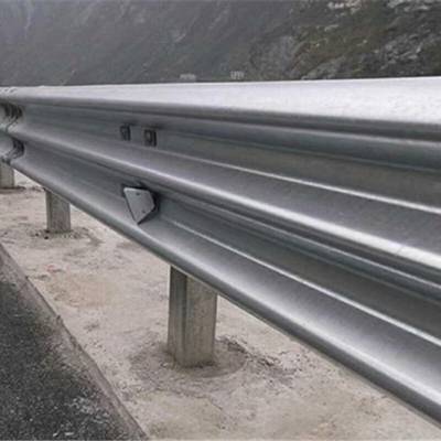 高速公路设置波形护栏的好处是什么？