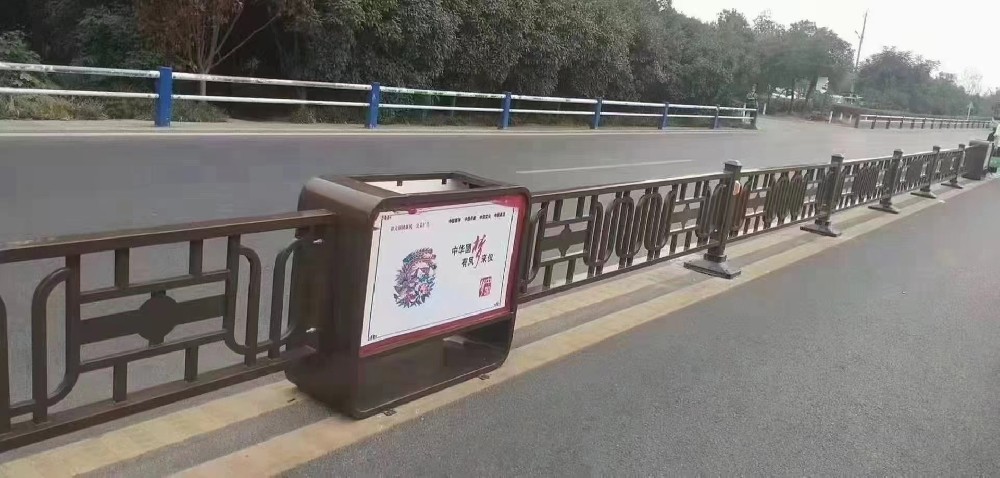 城市新宠:道路花箱护栏,美观与安全的双重保障!
